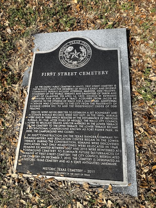 Image of First Street Cemetery Texas State historic marker explaining the history of the cemetery.